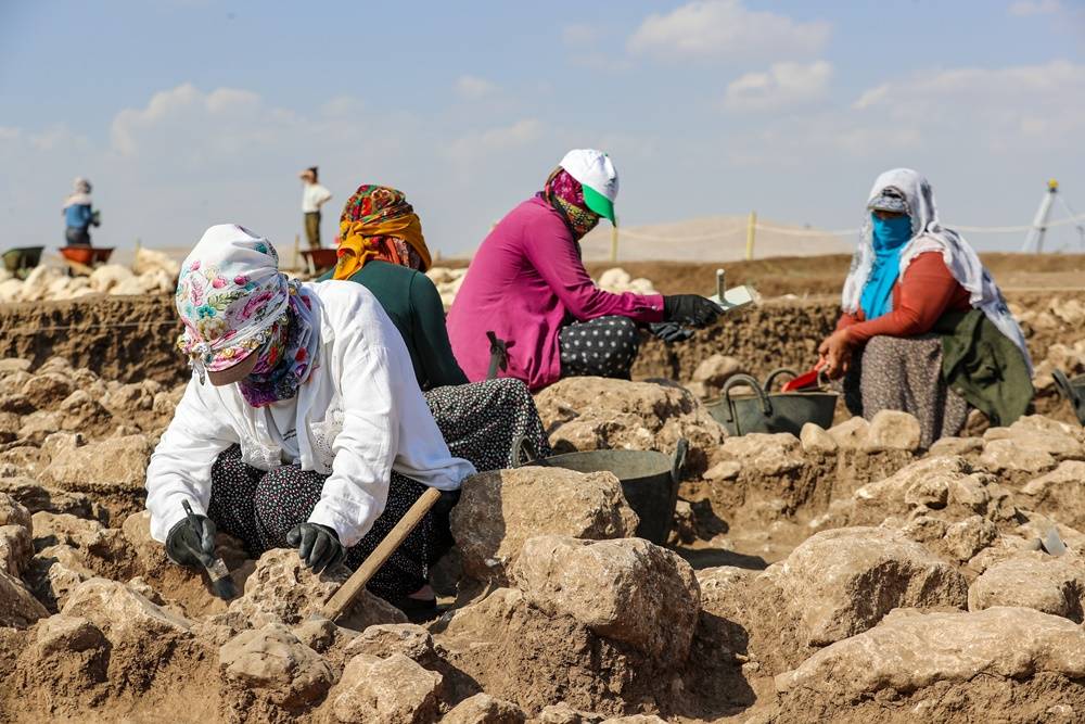 Diyarbakırlı mevsimlik kadın işçiler "tarih işçisi" oldu 10